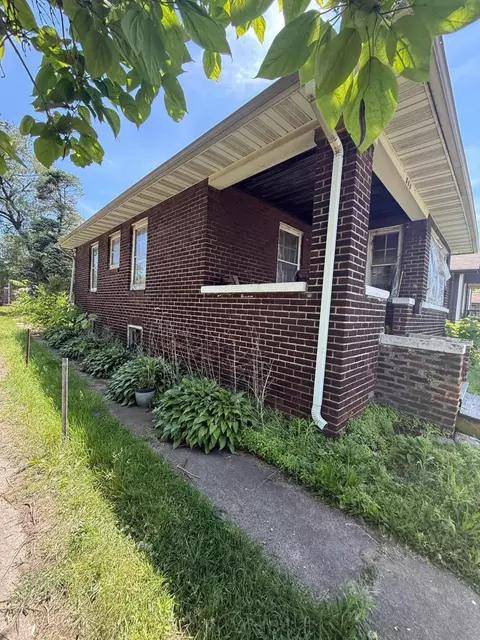 801 Tennessee St, Gary, IN 46402 photo 3