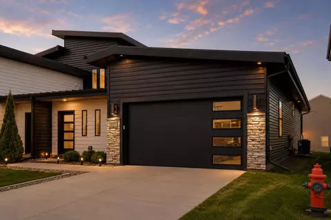 Exterior - 257 Nomo Pl, Crown Point, IN 46307 photo 4 of 5