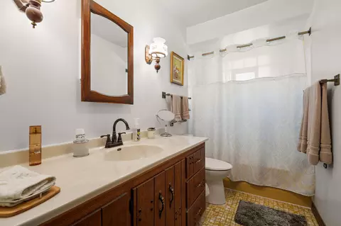 Bath - 8144 Tapper Ave, Munster, IN 46321 photo 1 of 3