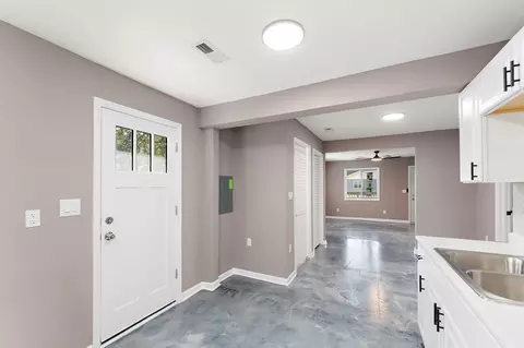 Entry Way - 19 E 36th Pl, Hobart, IN 46342 photo 2 of 2
