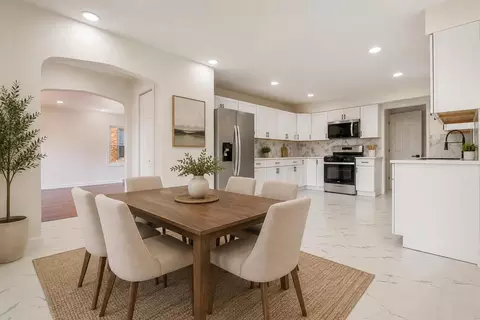 Dining - 1609 Davis Ave, Whiting, IN 46394 photo 1 of 1