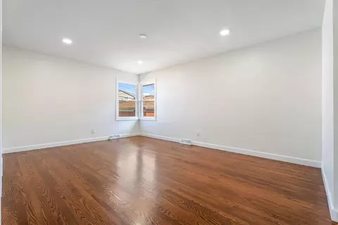 Living - 1609 Davis Ave, Whiting, IN 46394 photo 5 of 9