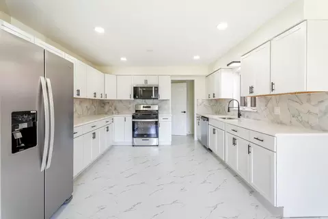 Kitchen - 1609 Davis Ave, Whiting, IN 46394 photo 1 of 3