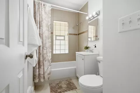 Bath - 2903 Wabash Ave, Gary, IN 46404 photo 1 of 2