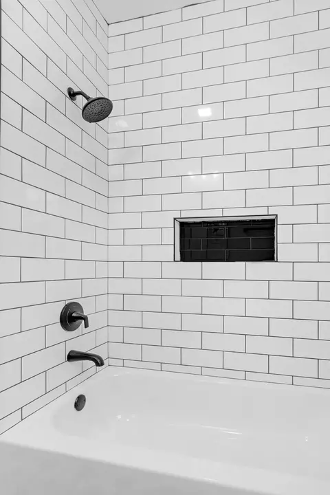 Bath - 2107 W 8th Ave, Gary, IN 46404 photo 2 of 3
