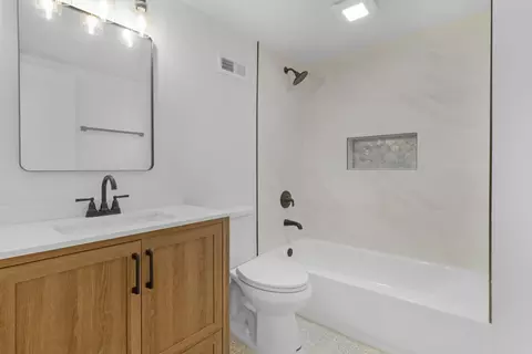 Bath - 2107 W 8th Ave, Gary, IN 46404 photo 3 of 3