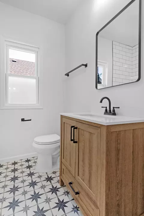 Bath - 2107 W 8th Ave, Gary, IN 46404 photo 1 of 3