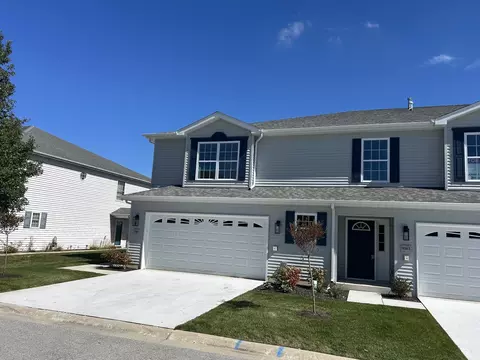 9561 E Luebcke Ln, Crown Point, IN 46307