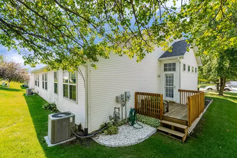 Exterior - 206 Fieldstone Dr, Porter, IN 46304 photo 3 of 3