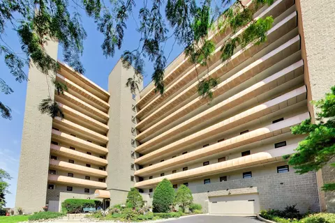 100 Lake Shore Dr #801, Michigan City, IN 46360