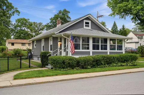 256 Garfield Ave, Valparaiso, IN 46383