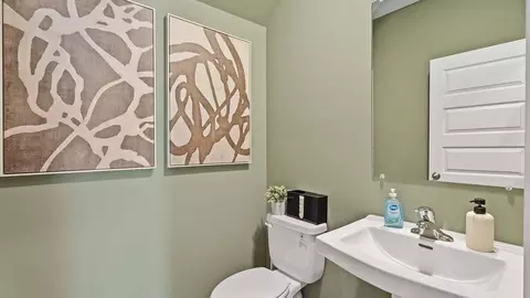 Bath - 548 E 120th Pl, Crown Point, IN 46307 photo 1 of 3