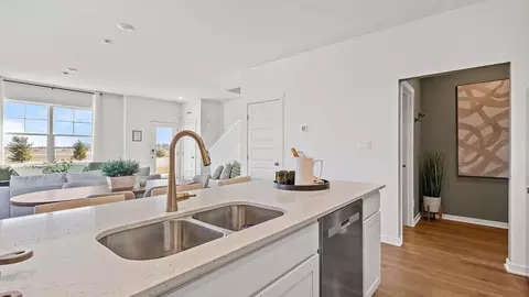 Kitchen - 548 E 120th Pl, Crown Point, IN 46307 photo 3 of 4