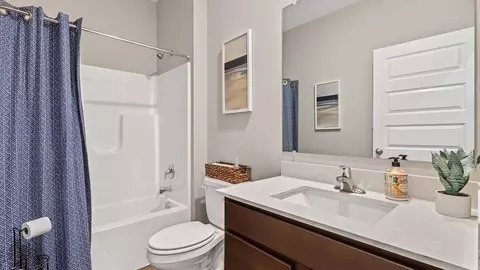 Bath - 7603 W 107th Pl, Crown Point, IN 46307 photo 1 of 3