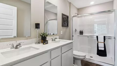 Bath - 542 E 120th Pl, Crown Point, IN 46307 photo 1 of 3