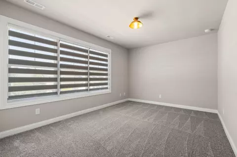 Bedroom - 5927 Dune Harbor Dr, Portage, IN 46368 photo 8 of 10