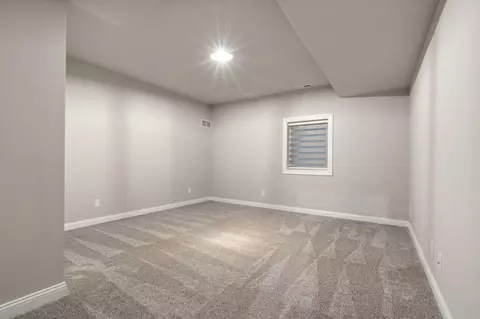Bedroom - 5927 Dune Harbor Dr, Portage, IN 46368 photo 10 of 10