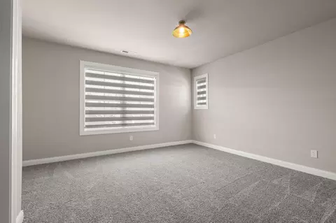 Bedroom - 5927 Dune Harbor Dr, Portage, IN 46368 photo 6 of 10