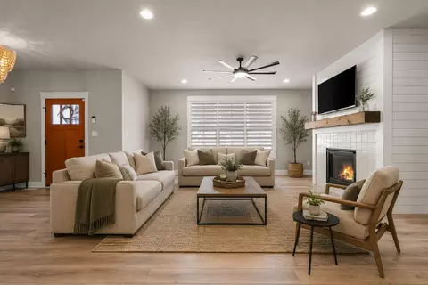 Living - 5927 Dune Harbor Dr, Portage, IN 46368 photo 2 of 7