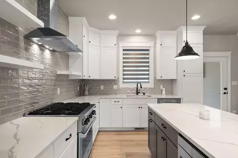 Kitchen - 5927 Dune Harbor Dr, Portage, IN 46368 photo 1 of 6
