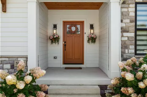 Entry Way - 5927 Dune Harbor Dr, Portage, IN 46368 photo 1 of 6