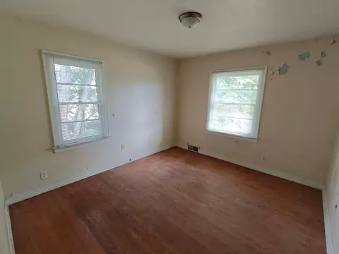 Bedroom - 5925 Forest Ave, Gary, IN 46403 photo 3 of 4