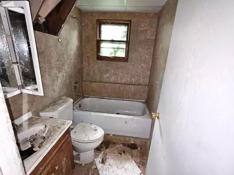 Bath - 5925 Forest Ave, Gary, IN 46403 photo 2 of 2