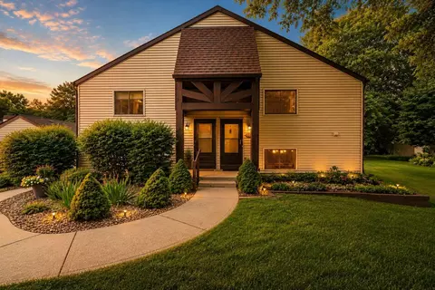 1253 Millpond Rd, Valparaiso, IN 46385