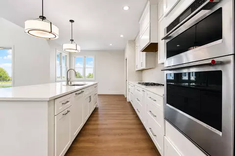 Kitchen - 13063 Spirea Ave, Saint John, IN 46373 photo 3 of 7