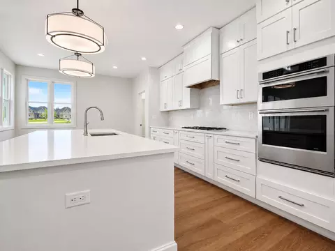 Kitchen - 13063 Spirea Ave, Saint John, IN 46373 photo 4 of 7