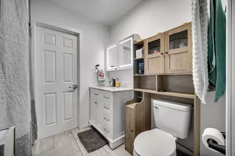 Bath - 2817 Beverly Dr, Gary, IN 46408 photo 1 of 3