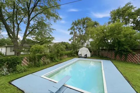 Exterior - 1412 N Dwiggins Ave, Griffith, IN 46319 photo 5 of 5