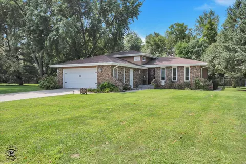 2724 Lois St, Portage, IN 46368