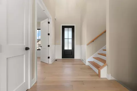 Entry Way - 9701 Sweetspire Ave, Saint John, IN 46373 photo 2 of 8