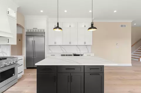 Kitchen - 9701 Sweetspire Ave, Saint John, IN 46373 photo 6 of 10