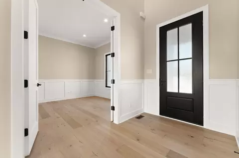 Entry Way - 9701 Sweetspire Ave, Saint John, IN 46373 photo 3 of 8