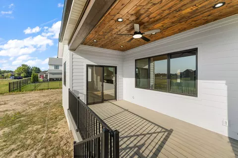 Exterior - 9701 Sweetspire Ave, Saint John, IN 46373 photo 6 of 10