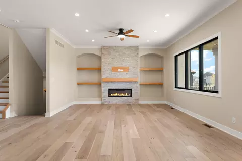 Living - 9701 Sweetspire Ave, Saint John, IN 46373 photo 2 of 4