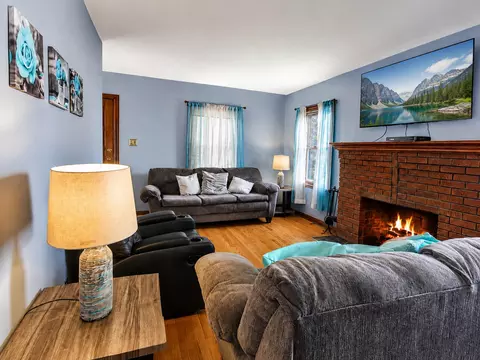 Living - 914 E 176th St, Hammond, IN 46324 photo 2 of 2