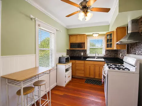 Kitchen - 914 E 176th St, Hammond, IN 46324 photo 1 of 1