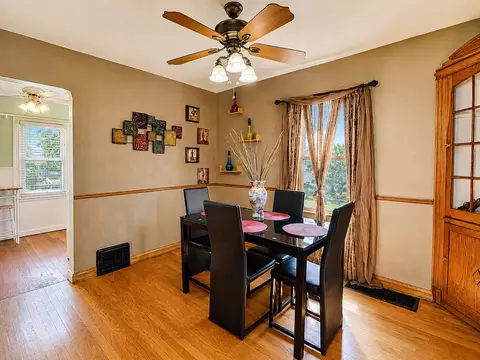 Dining - 914 E 176th St, Hammond, IN 46324 photo 2 of 2