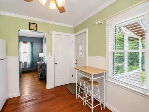 Entry Way - 914 E 176th St, Hammond, IN 46324 photo 1 of 1