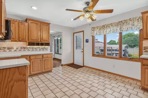 Kitchen - 9838 Redbud Rd, Munster, IN 46321 photo 4 of 4
