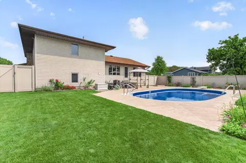 Exterior - 9838 Redbud Rd, Munster, IN 46321 photo 5 of 6
