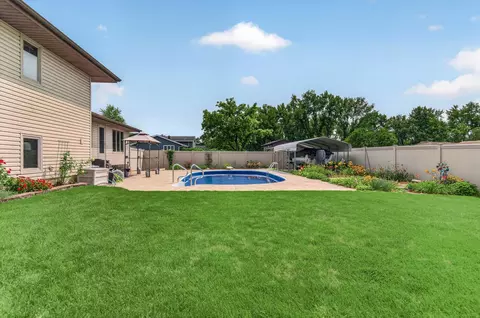 Exterior - 9838 Redbud Rd, Munster, IN 46321 photo 6 of 6