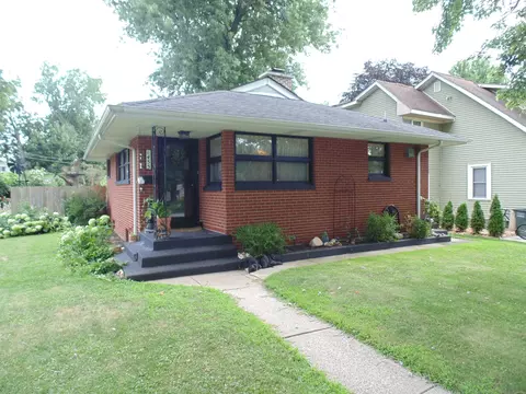 455 Ridgeland Ave, Valparaiso, IN 46385