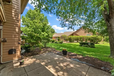 Exterior - 930 Cornwallis Ln, Munster, IN 46321 photo 3 of 6