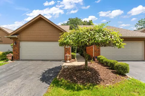 Exterior - 930 Cornwallis Ln, Munster, IN 46321 photo 6 of 6