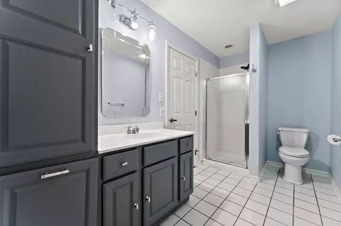 Bath - 930 Cornwallis Ln, Munster, IN 46321 photo 1 of 6