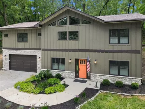 49 S Oval Ave, Beverly Shores, IN 46301